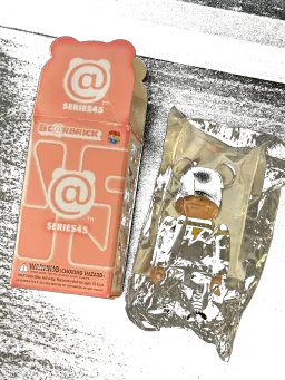 BE@RBRICK figure: Black Adam - Bearbrick Series 45 - Medicom Toy